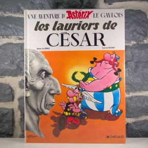 Astérix 18 Les Lauriers de César (01)
